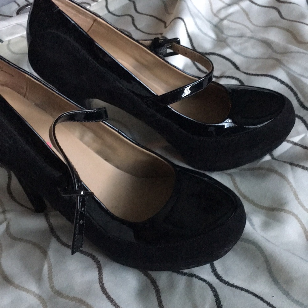 Black maryjane high heel shoe